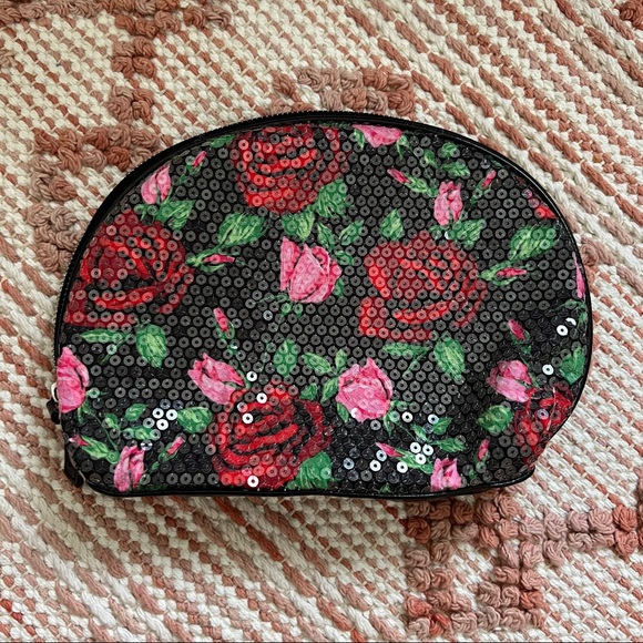 Set of three Betsey Johnson zipper pouches - Picture 5 of 14